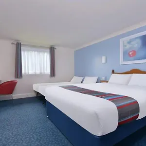 travelodge-cardiff-airport-hotel.tophotelsbath.com/