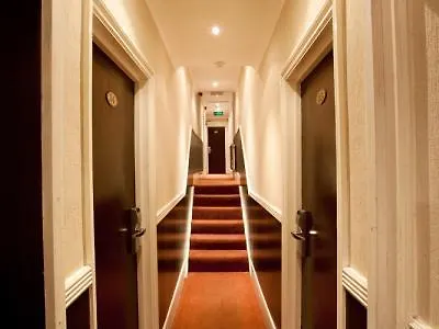 Newham Hotel Лондон