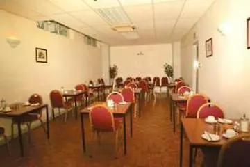 Newham Hotel Лондон