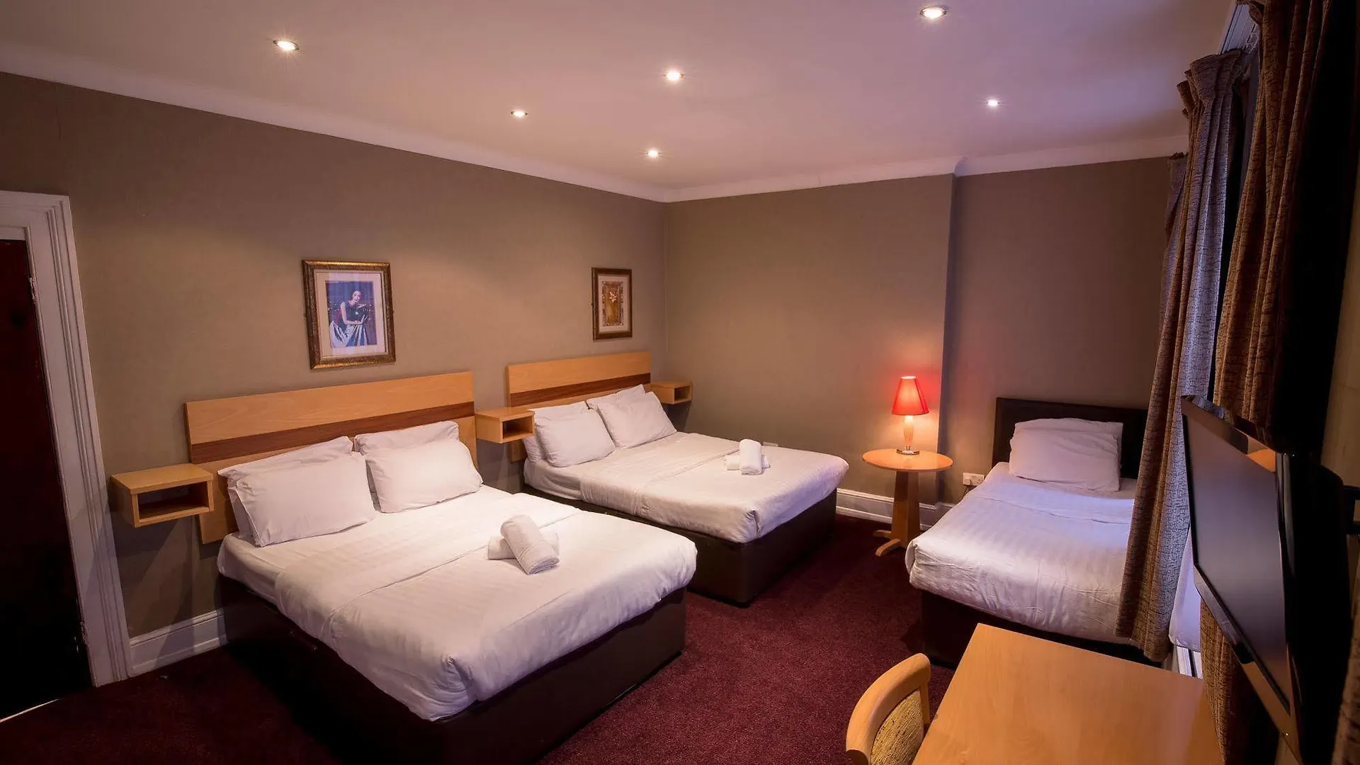 Newham Hotel Лондон