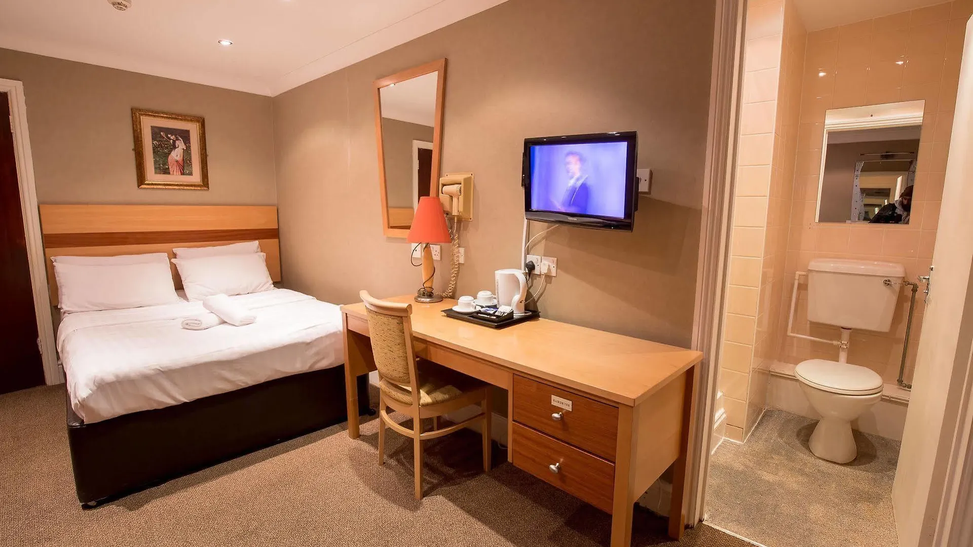 Newham Hotel Лондон