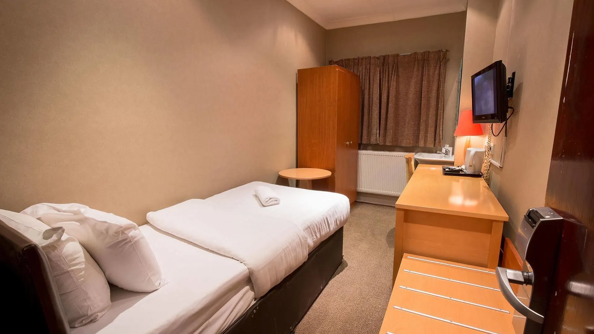Newham Hotel Londra