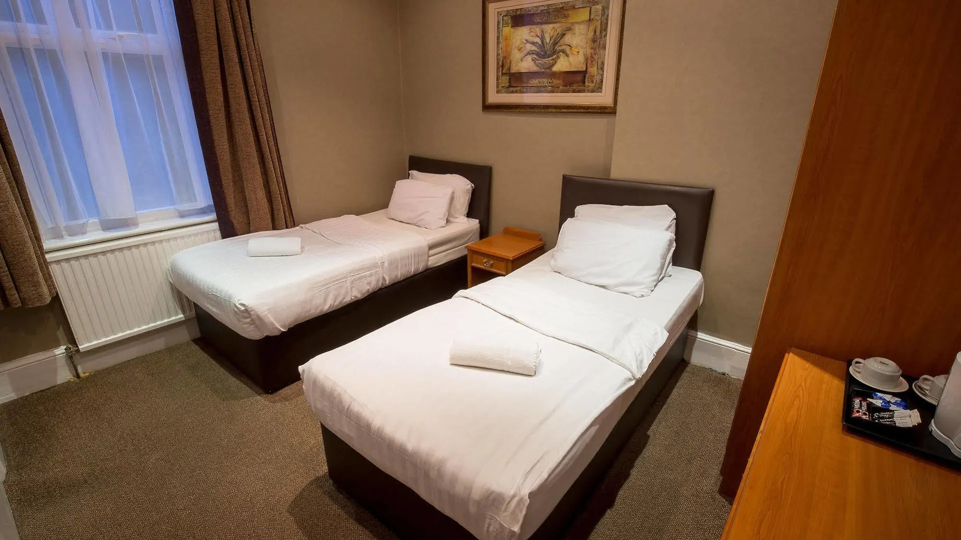 **  Newham Hotel Лондон Великобритания