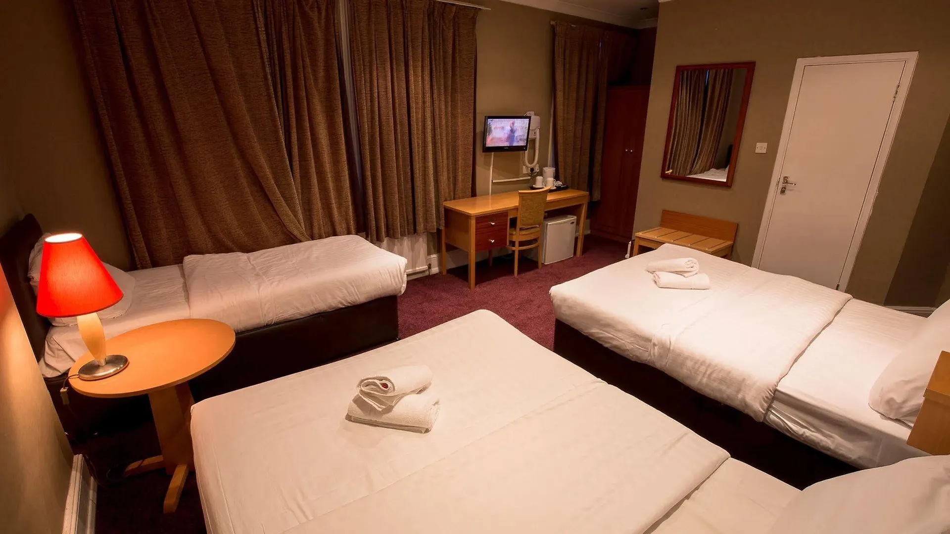 Newham Hotel Londra