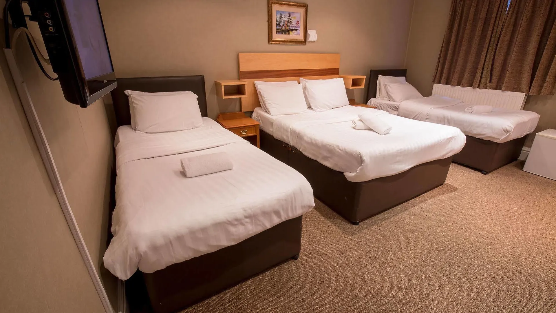 Newham Hotel Лондон 2*,
