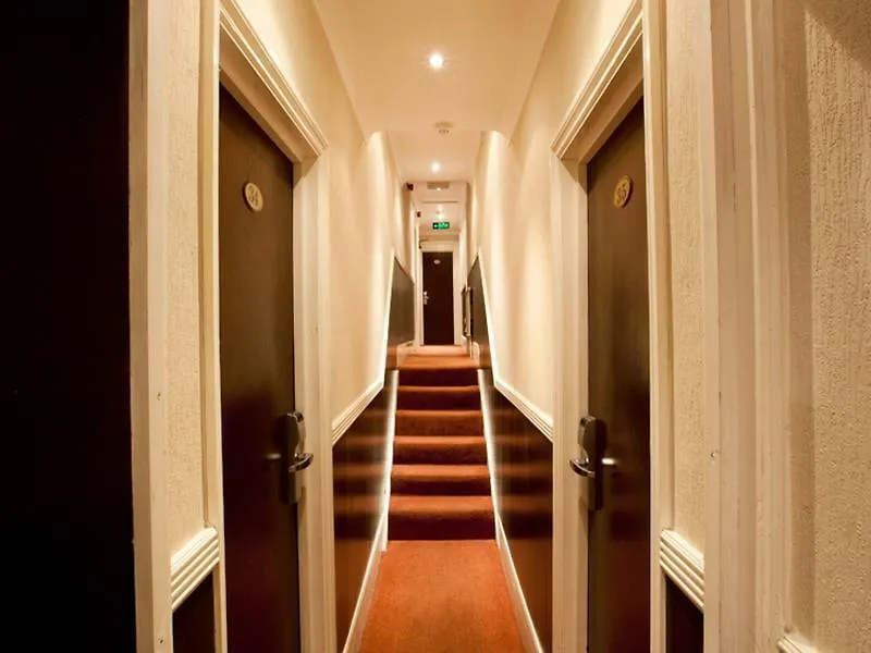 Newham Hotel Лондон